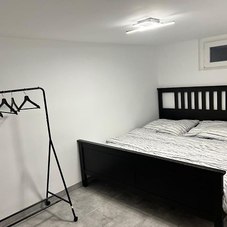 Nice Calm Souterrain Appertment In Ratingen Exterior foto